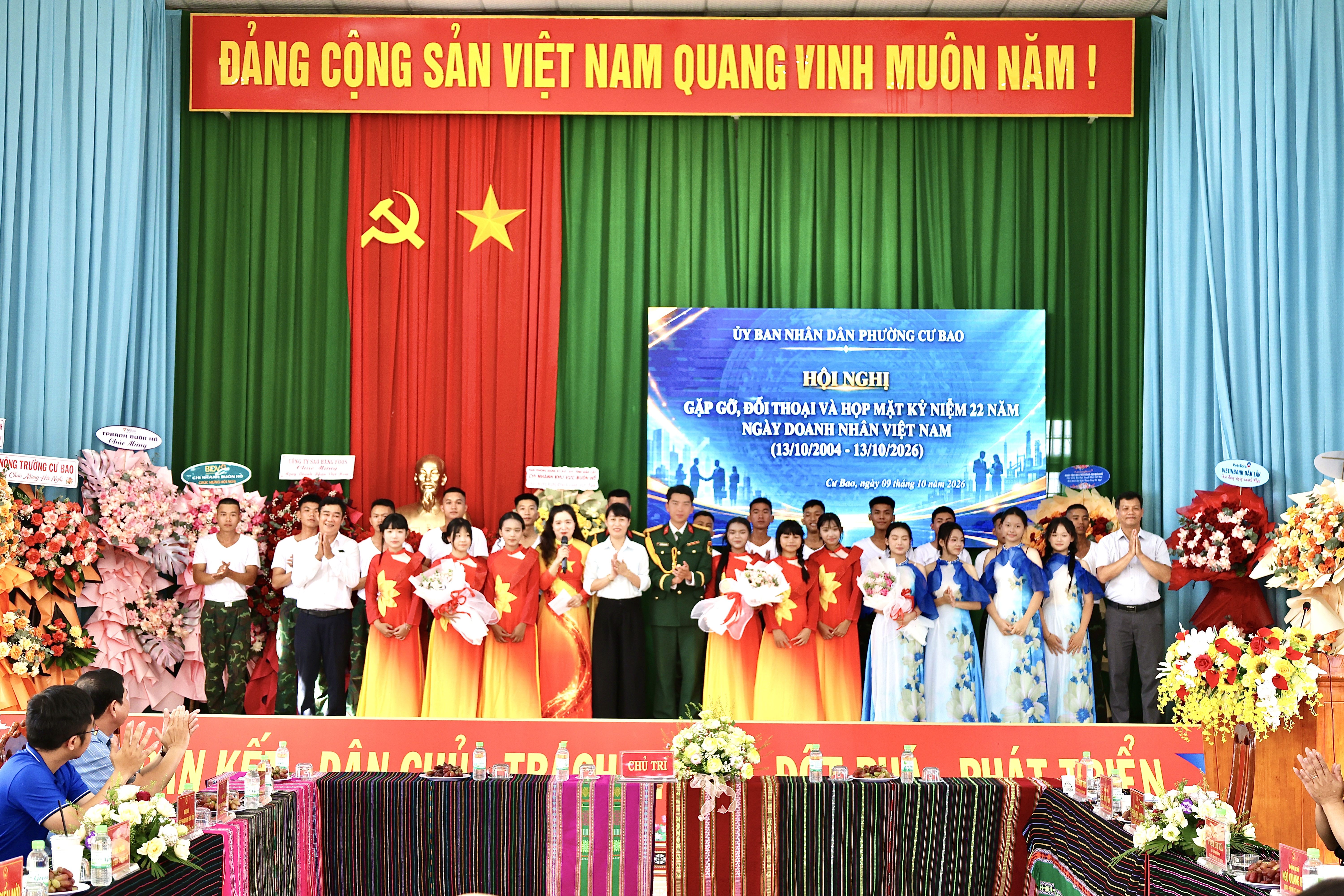PHƯỜNG CƯ BAO GẶP MẶT KỶ NIỆM NGÀY DOANH NHÂN VIỆT NAM